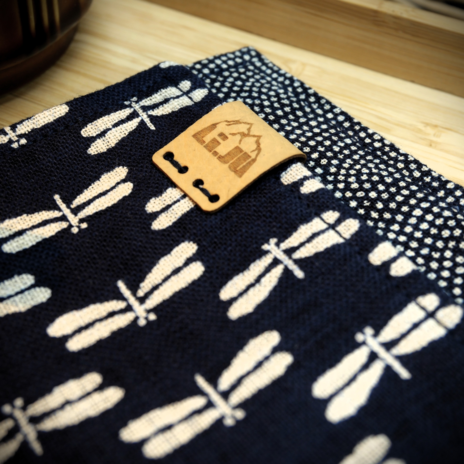 Li.JU Hank, DRAGONFLY indigo